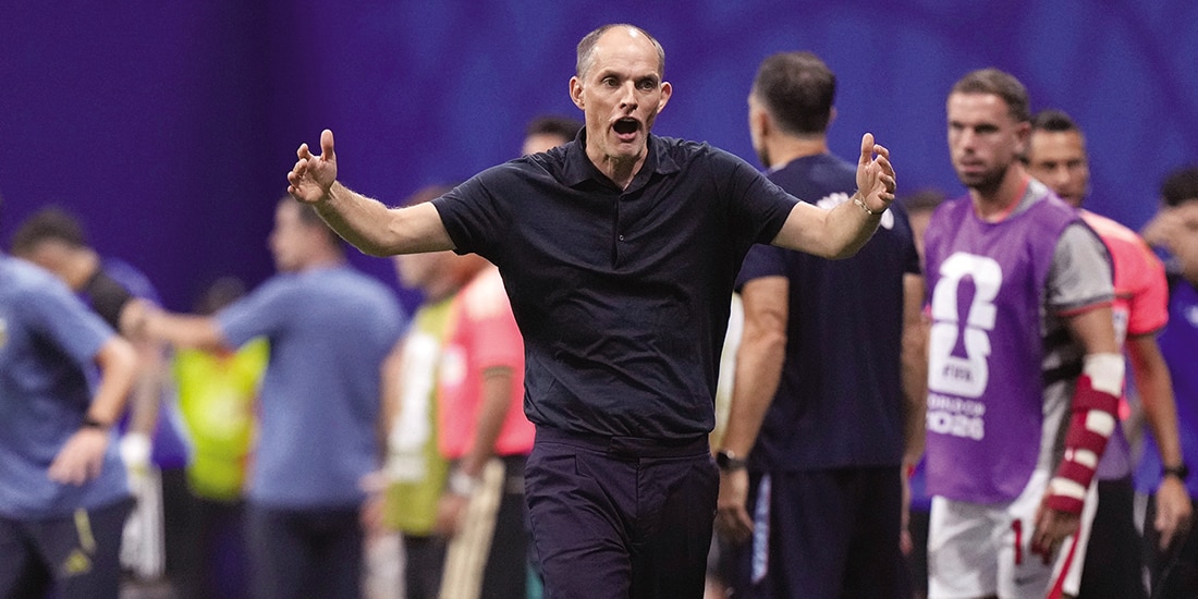El estratega se queja de una jugada, ayer, en el duelo ante los pamperos.