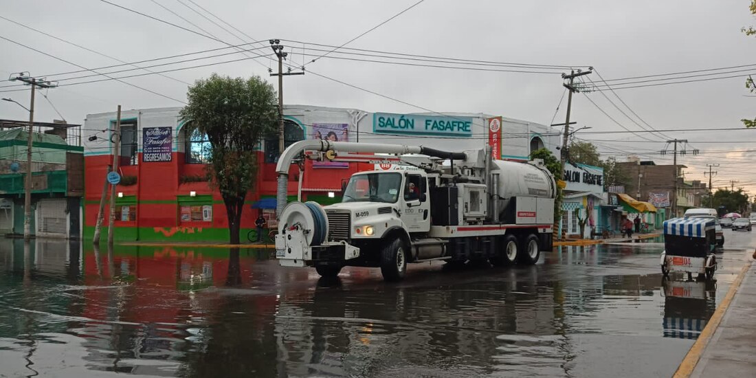 Intensas lluvias azotan a municipios del Edomex.