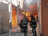 Se registra fuerte incendio en bodega de telas en Azcapotzalco.