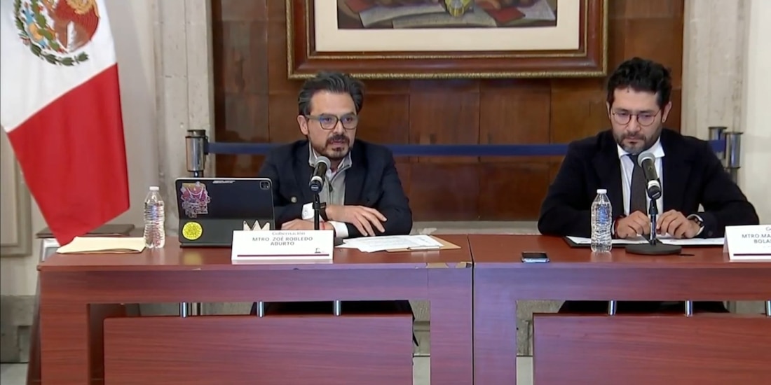 Zoé Robledo y Marath Bolaños en conferencia de prensa.