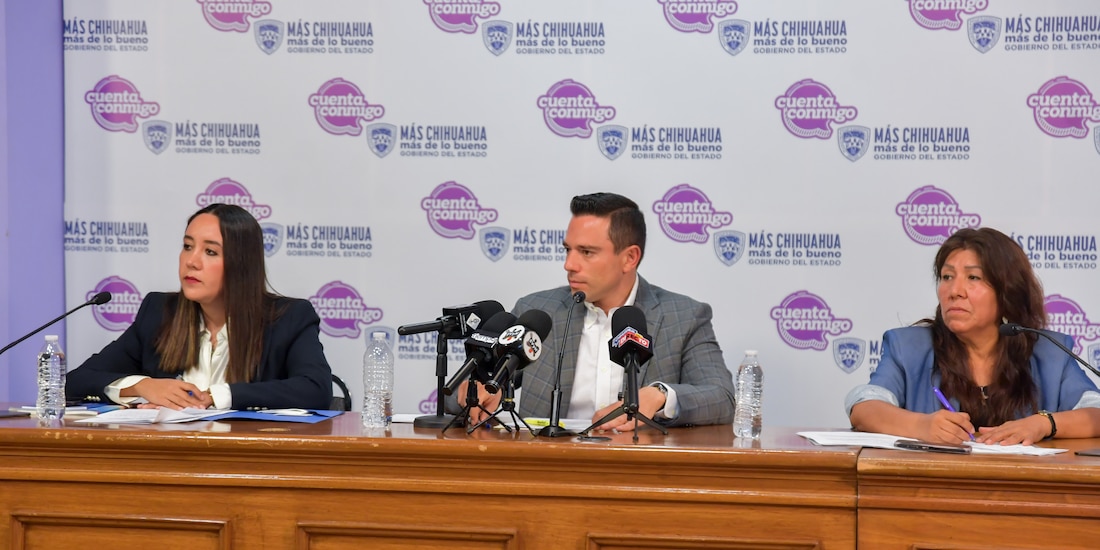 Conferencia de prensa de funcionarios de Chihuahua.