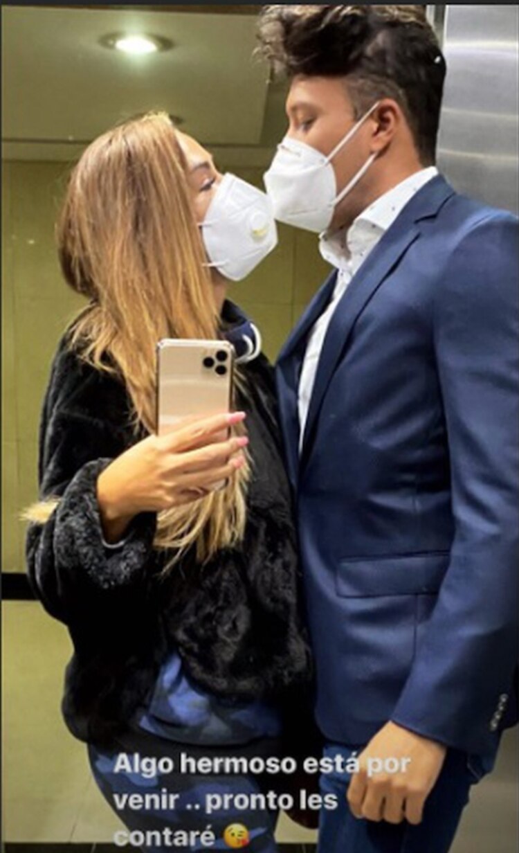 Ésta es la fotografía que Ninel Conde compartió en sus historias de Instagram.