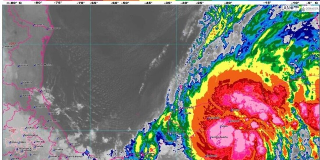 La tormenta tropical Gamma interactúa con la onda tropical 38