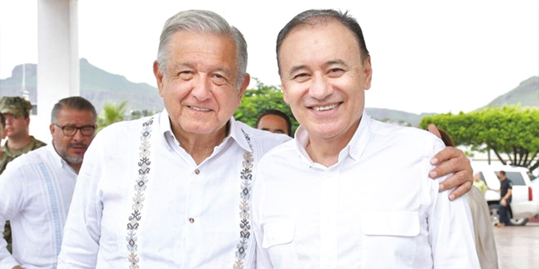 Andrés Manuel López Obrador junto al gobernador de Sonora.