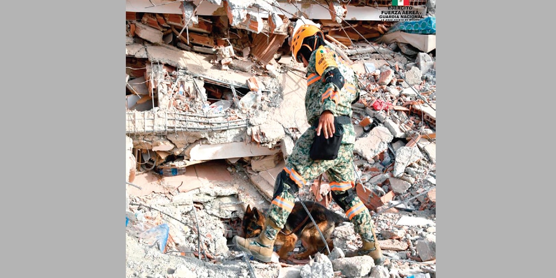 ELEMENTOS de la Defensa Nacional participan en labores de rescate, el 27 de junio.