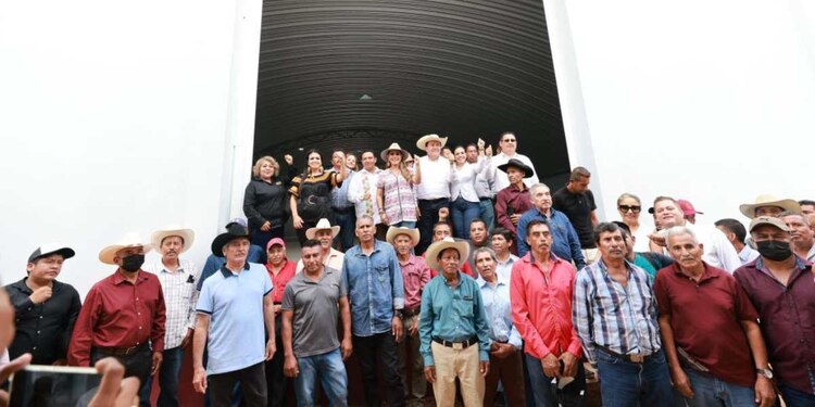 La gobernadora inauguró los Foros de Consulta en donde mediante diversas mesas de trabajo, los habitantes de la región expresaron sus inquietudes.