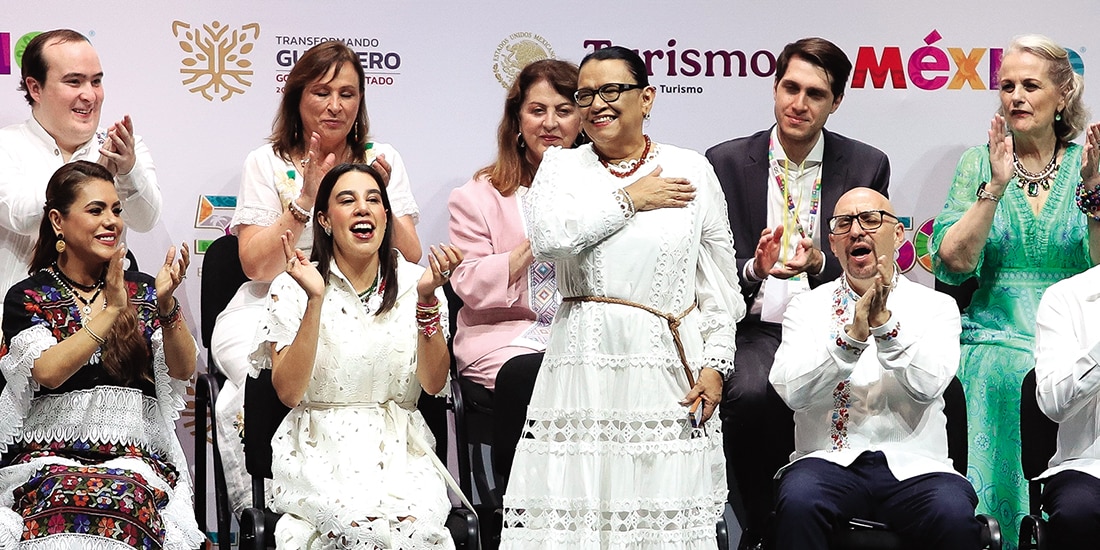 EVELYN Salgado, Josefina Rodríguez y Rosa Icela Rodríguez, ayer.