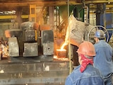 Trabajadores de la industria
en una imagen
de archivo.