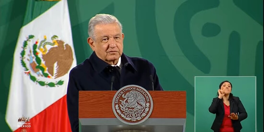 El Presidente en conferencia de prensa.