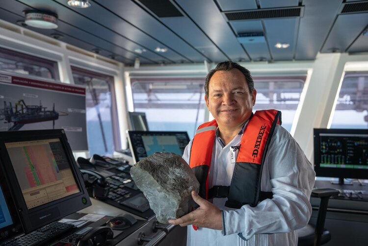 El mandatario Joaquín Díaz Mena agradece el respaldo de las y los empresarios en la obra del dragado, que posicionará a Yucatán en el nuevo mapa logístico del país.