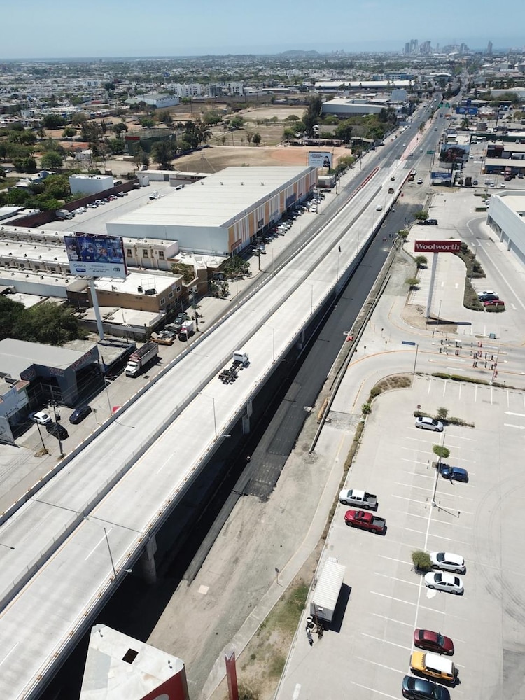 La estructura principal del PSV Óscar Pérez Escobosa opera vialidad desde febrero.