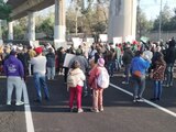 Bloqueo México-Cuernavaca provoca intenso tráfico en la zona