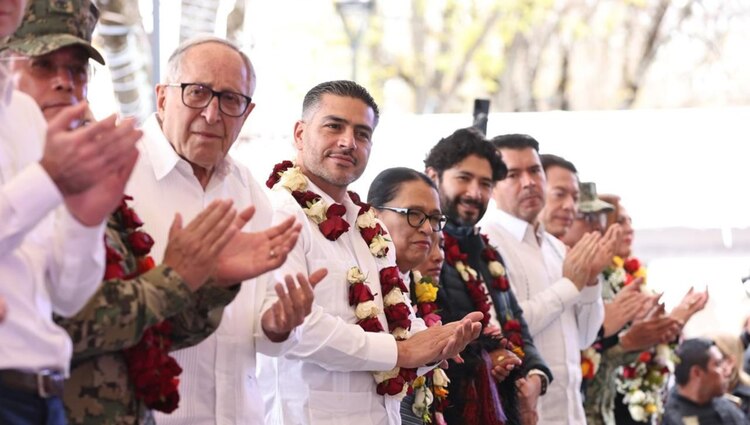 El secretario de Seguridad y Protección Ciudadana, Omar García Harfuch, reconoció el trabajo de la secretaria de Gobernación, Rosa Icela Rodríguez.