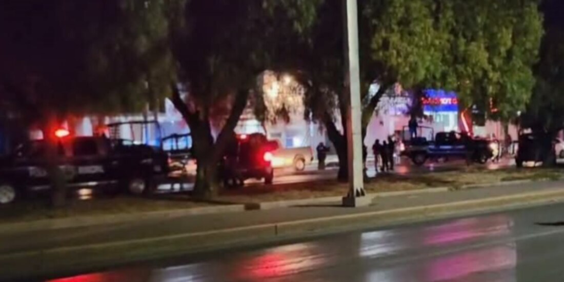 El ataque a un vehículo afuera del antro Que te vaya bonito, en Guadalupe, provocó una gran movilización policiaca, ayer.