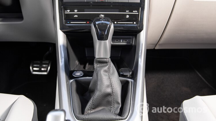 Se vuelve reactivo con palanca en “S”.