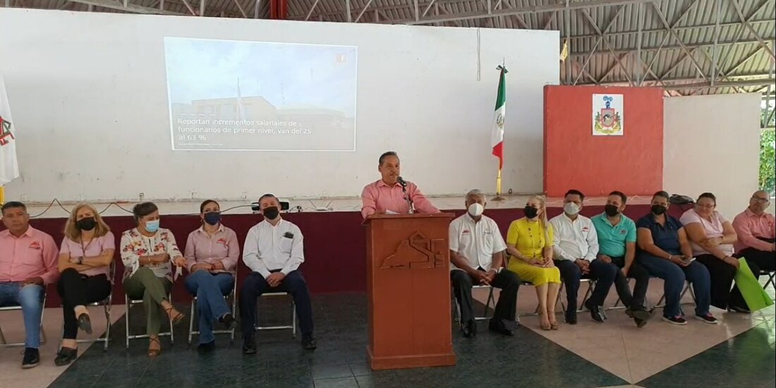 Denuncian aumento salarial de 25 a 63% de gobernadora de Colima y 24 de sus funcionarios de gabinete.