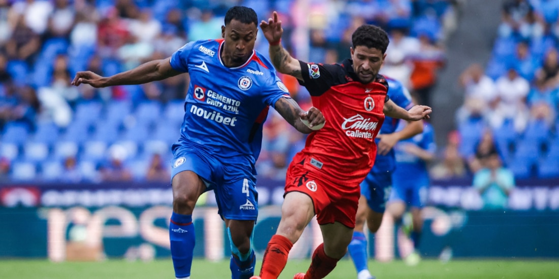 Cruz Azul y Tijuana reparten unidades en Puebla.