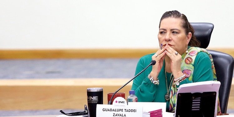 Guadalupe Taddei, expresidenta del INE, en sesión, en 2025.