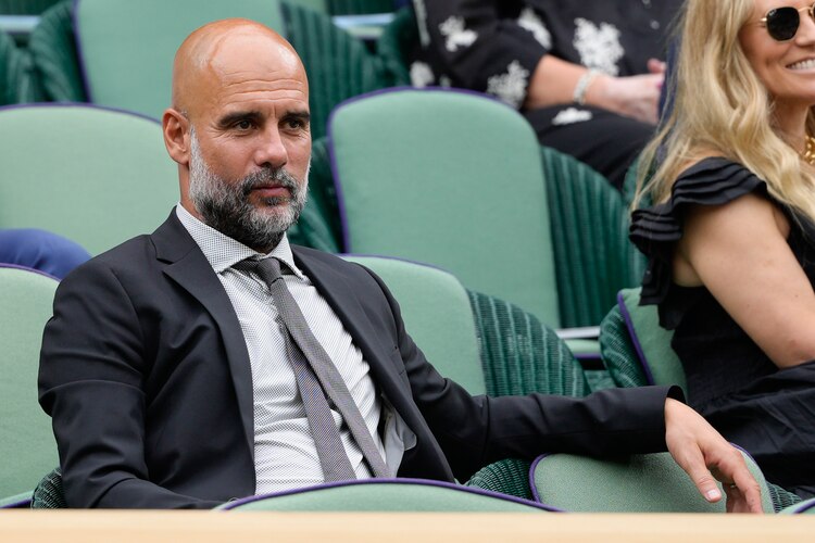 Pep Guardiola asistió a la final varonil de Wimbledon 2024.
