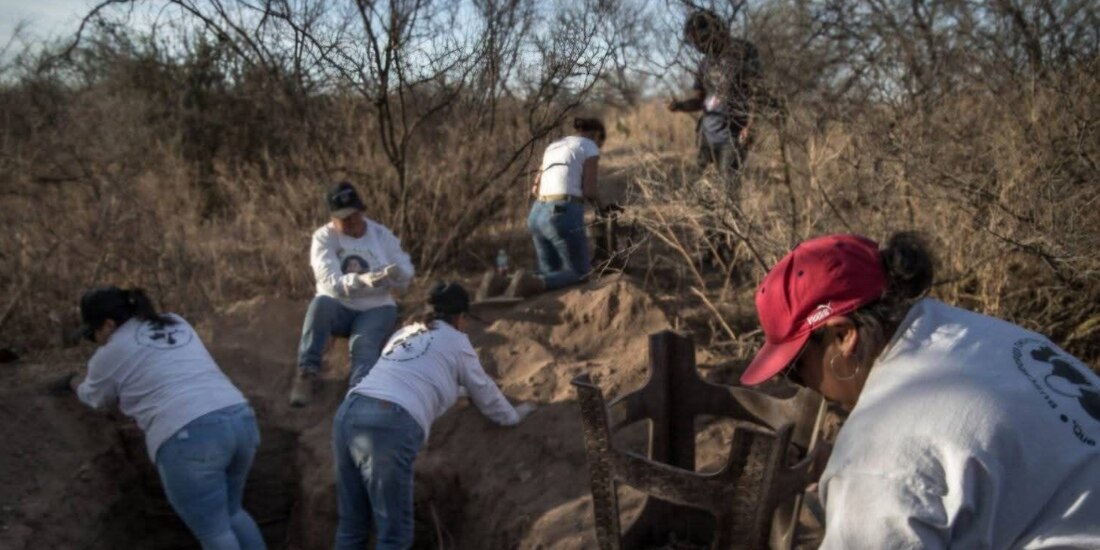 Colectivos, en plena labor en el municipio de Villa de Coss, el 24 de abril.