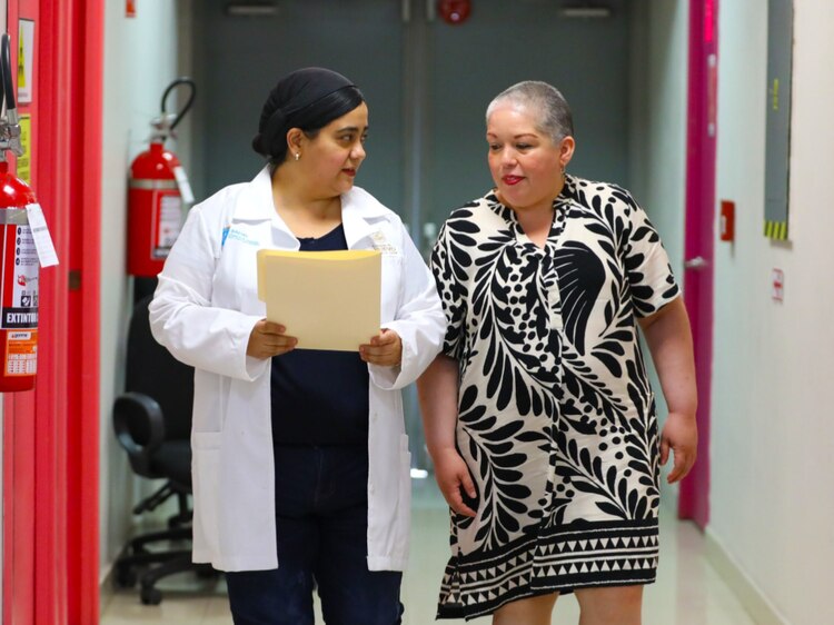 La madre soltera continúa con su tratamiento.