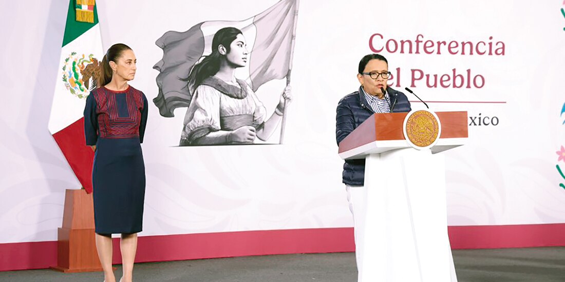 La mandataria Claudia Sheinbaum y la secretaria de Gobernación, Rosa Icela Rodríguez, ayer