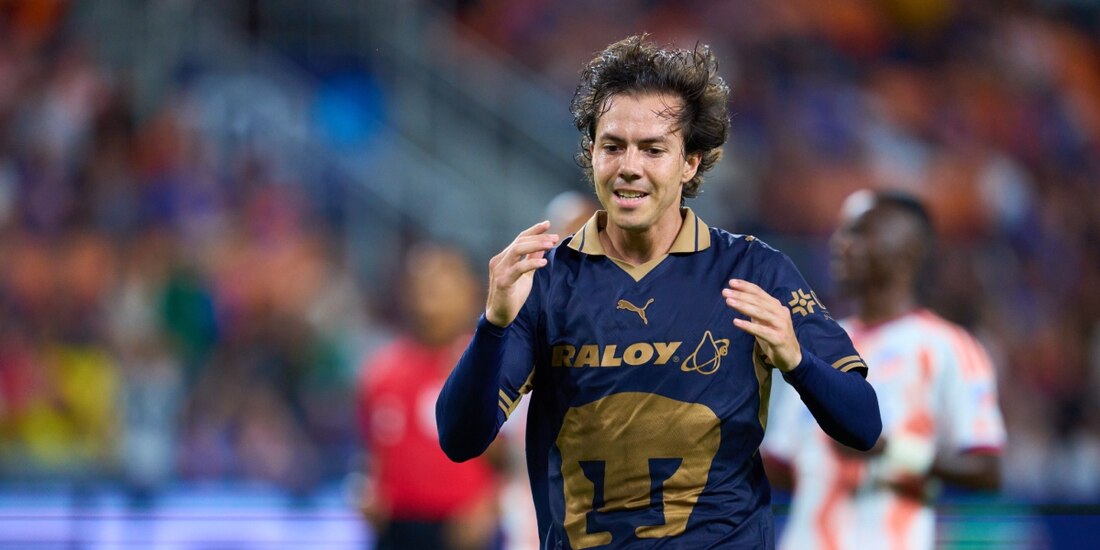 Sebastián Córdoba se lamenta en el juego entre Pumas y Cincinnati en la Leagues Cup 2026.