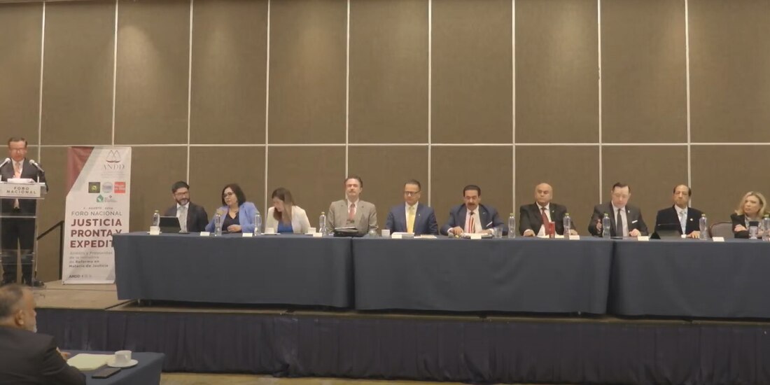 Integrantes de la ANDD, ayer en el Foro Nacional Justicia Pronta y Expedita.