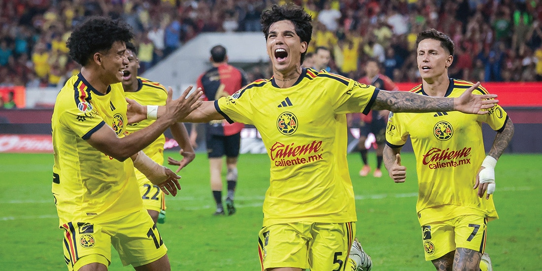 Kevin Álvarez celebra el último gol de la noche para los azulcremas, ayer, en tierras tapatías.