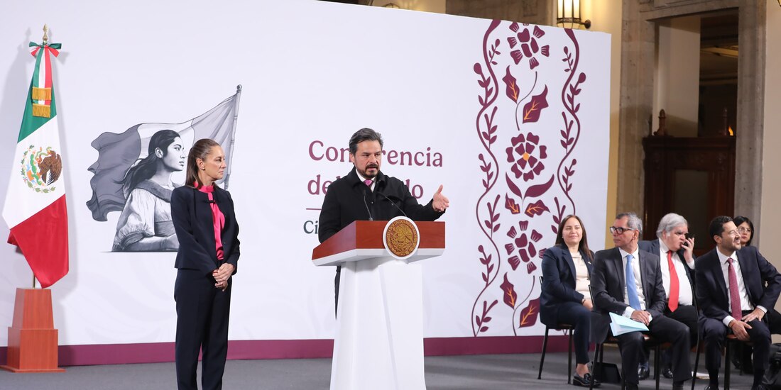 Zoé Robledo en la Mañanera del Pueblo.