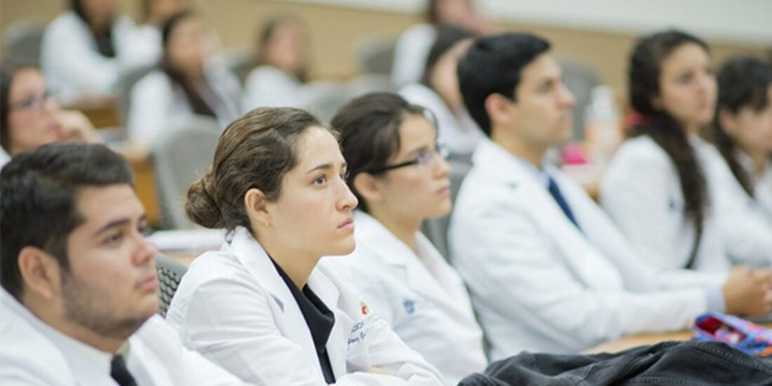 Examen Nacional de Residencias Médicas recibe 47 mil solicitudes de médicos generales que esperan obtener una plaza.