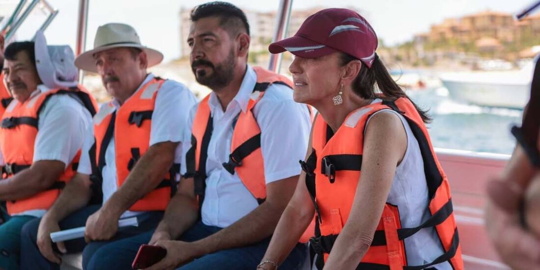 Claudia Sheinbaum se reúne con representantes pesqueros en Baja California Sur.