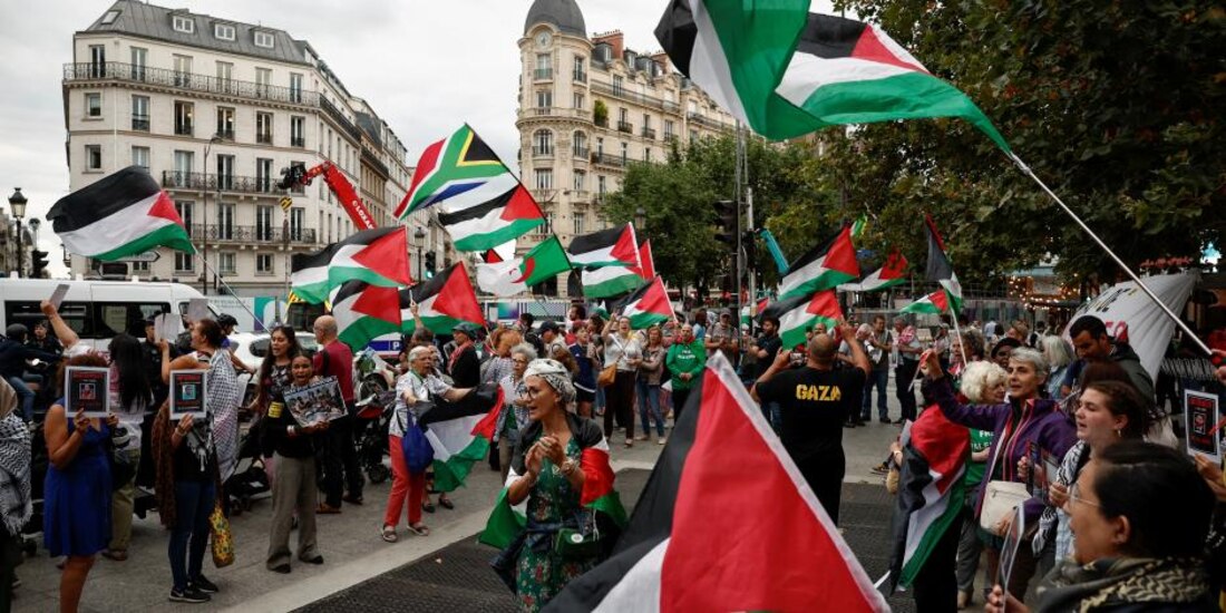 Manifestantes propalestinos rechazaron la participación de Israel en París, el martes.