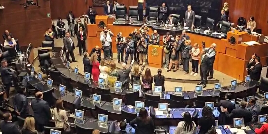 Acto solemne en el Senado.