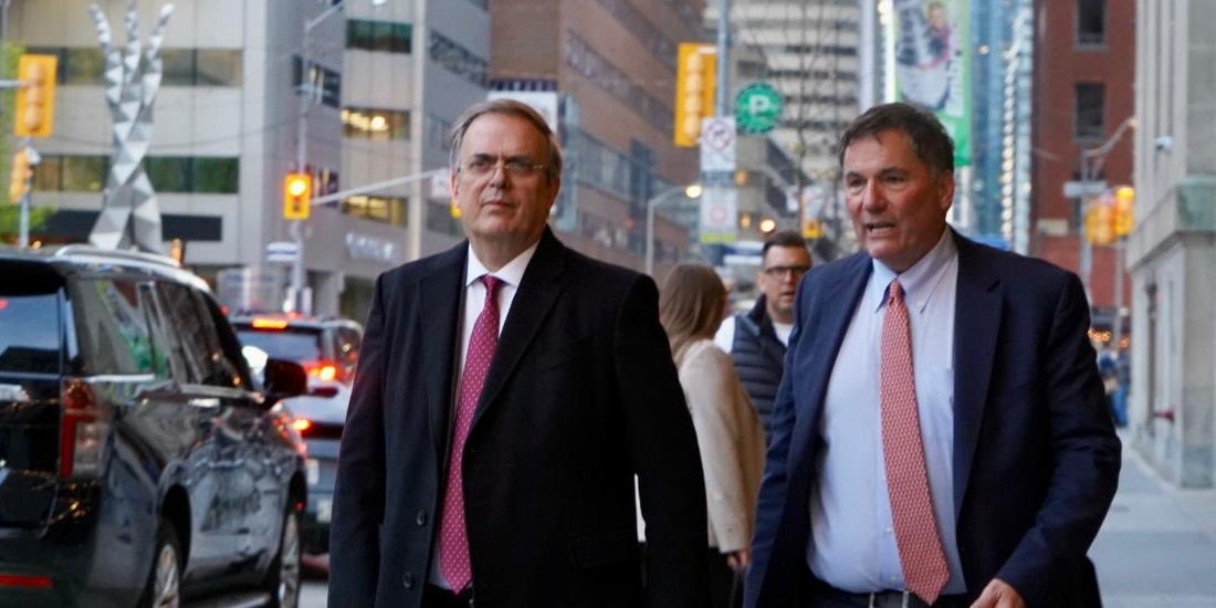 Ebrard encabeza comitiva a Canadá