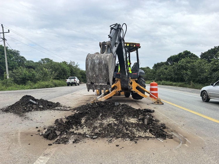 La SICT reforzó el mantenimiento vial en miles de kilómetros carreteros.