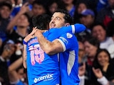 Cruz Azul goleó a Bravos en la cancha del Estadio Azteca.