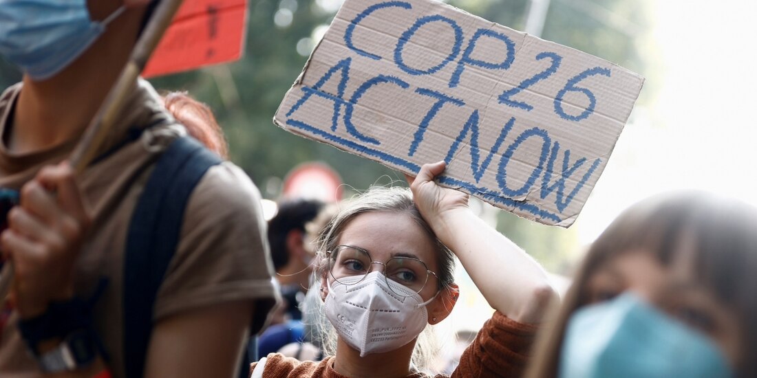 Ayer se manifestaron más de 50 mil personas en las calles del centro de Glasgow para pedir justicia climática y exigir a los líderes políticos mundiales, más acción para frenar el cambio climático.