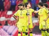 Henry Martín y sus compañeros se lamentan después de un gol que recibieron, el fin de semana pasado, ante el Cruz Azul.