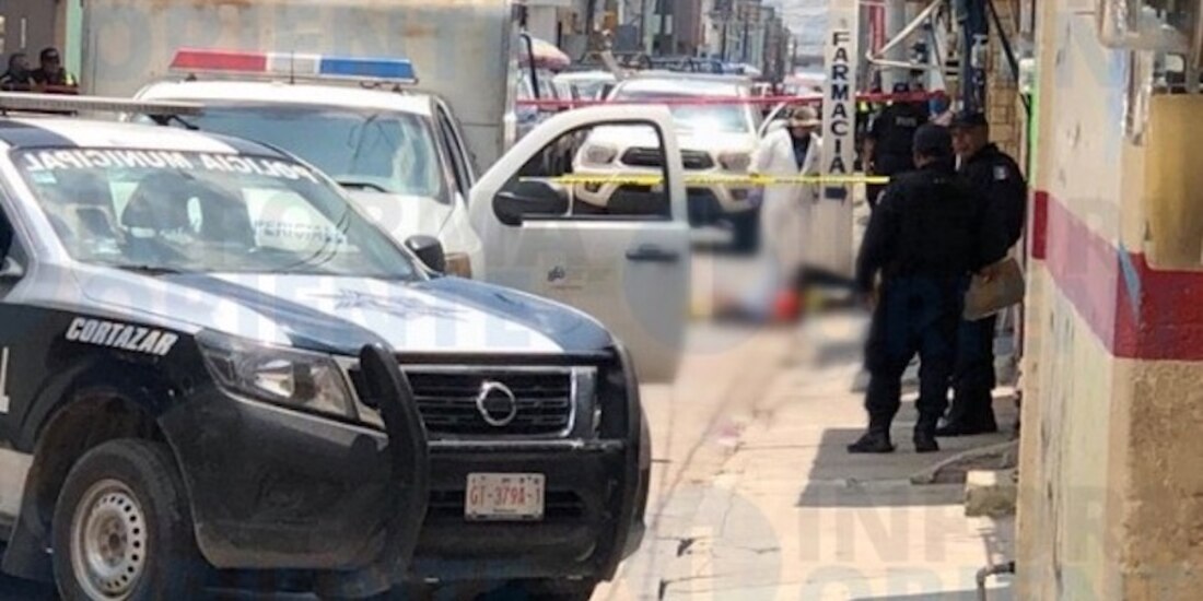 Uniformados acordonaron la zona para iniciar las indagatorias, ayer.