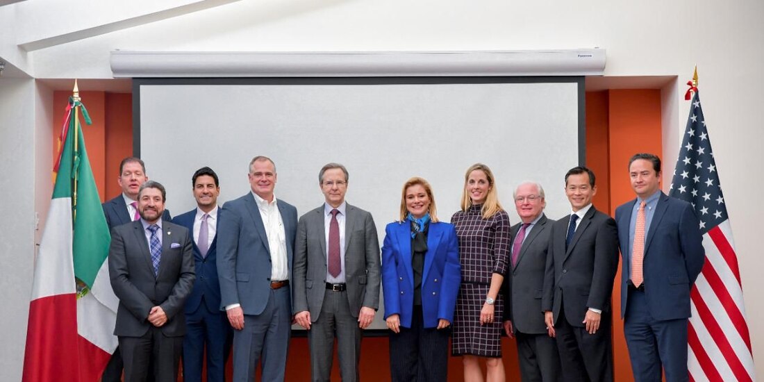 Maru Campos, gobernadora de Chihuahua, enfatizó que el turismo en Chihuahua es el sustento de más de 100 mil familias. 