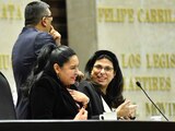 Ana Lilia Rivera (izq.) y Marcela Guerra, en sesión el pasado 10 de enero.