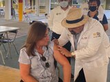 La secretaria de Energía, Rocío Nahle, fue vacunada contra el Covid-19 en el estado de Veracruz.