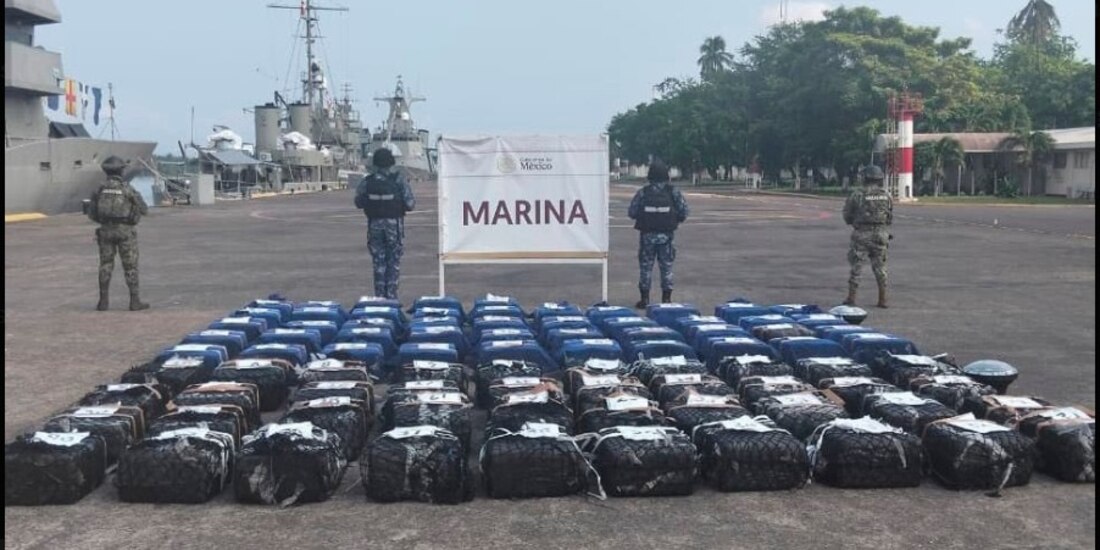 Droga incautada por la Marina.