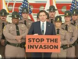 Ron DeSantis anuncia el apoyo adicional para Texas, ayer, en conferencia.
