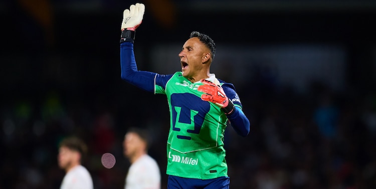 Keylor Navas en un duelo con Pumas en el Clausura 2026