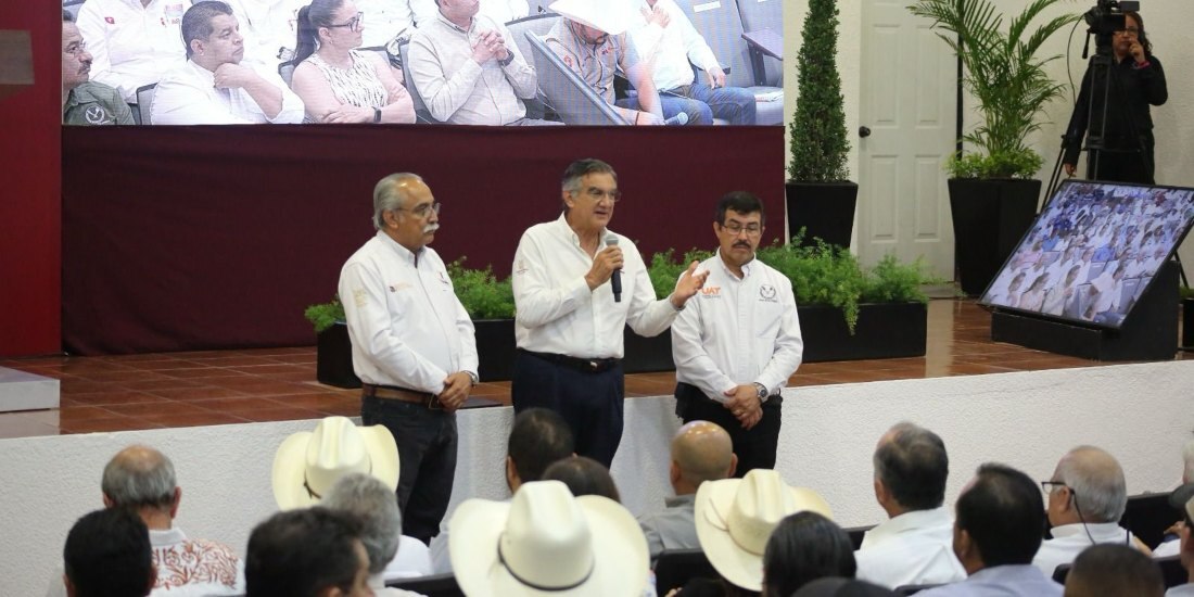 Tamaulipas tiende barrera de contención al gusano barrenador .