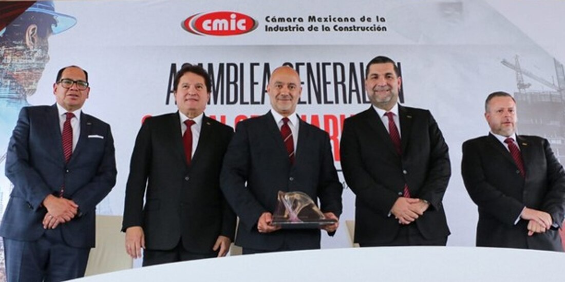 Reconoce Esteva Medina papel de la CMIC