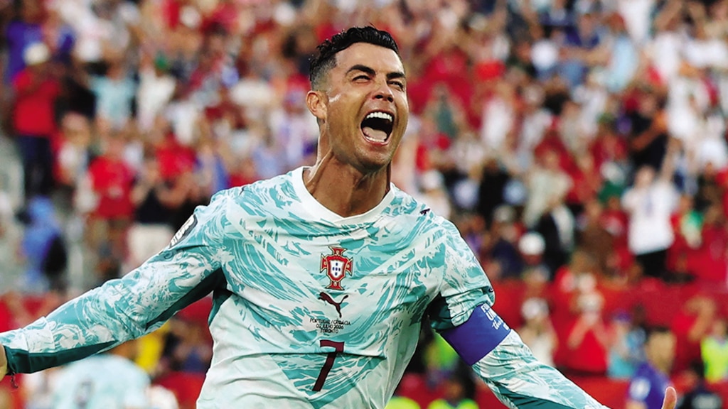 CRISTIANO celebra su anotación, ayer.