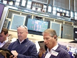 Operadores trabajan en la sala de la Bolsa de Valores de Nueva York, en Estados Unidos, el 3 de junio.